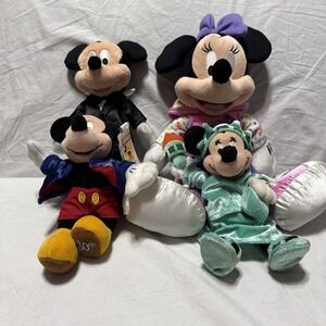 Lot of 4 Disney Mickey & Minnie Mouse Plush Collectibles See Pictures